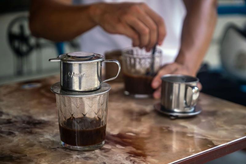 Four easy ways to make bulk iced coffee for selling
